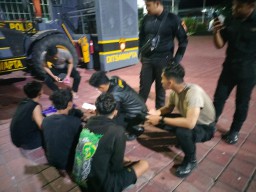 Patroli Polres Gresik  Gagalkan Peredaran Pil Koplo, Tiga Pemuda Diamankan