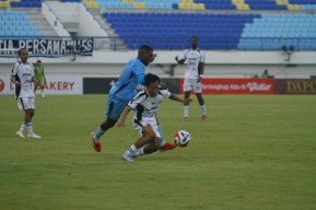 Gol Persela Lamongan di Menit 90+7 Hentikan Catatan Sempurna PSS Sleman
