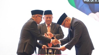 Prof Triyogi Yuwono Resmi Pimpin Unusa, Targetkan Go Internasional