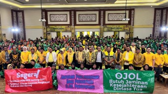 Hari Pertama Diresmikan, Rumah Aspirasi Golkar Jatim Digeruduk Ojol