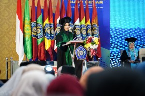 Gubes UM Surabaya: Era AI, Ruh Guru Lebih Penting dari Kurikulum & Metode