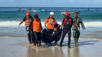 Tragis! 2 Wisatawan Surabaya Ditemukan Meninggal di Pantai Modangan Malang