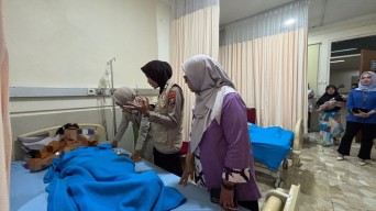 Polda Jatim dan Himpsi Beri Trauma Healing Korban Ponpes Al Khoziny Sidoarjo