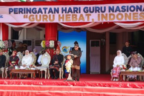 Upacara HGN di Surabaya Dipimpin Abdul Mu'ti, Komitmen Kesejahteraan-Perlindungan Guru