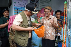 Gus Qowim Ajak Masyarakat Kelola Sampah Rumah Tangga