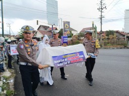 Cara Unik Satlantas Polres Tulungagung  Sosialisasikan Keselamatan Lalu Lintas