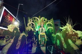 Gudang Garam Persembahkan Kisah Cinta Nyi Roro Kidul di Dhoho Night Carnival 2025