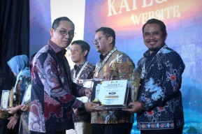Pemkab Gresik Raih Peringkat Terbaik III Anugerah Media Humas 2025 Kategori Website