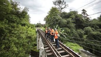 Minimalisir Potensi Bahaya, KAI Daop 7 Madiun Periksa Jalur Talun–Garum