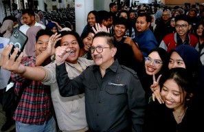 Beri Kuliah Umum di ITS, Presdir Freeport Bagikan Tips Sukses Berkarir