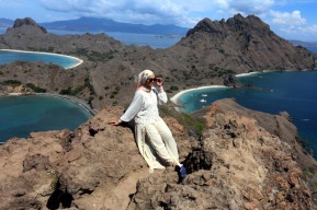 Foto: Pulau Padar Cengkerama Sunyi di Jantung Savana Timur