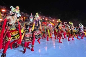 Luar Biasa! Tari 1000 Topeng Sumenep Jadi Event Tahunan