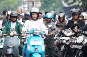Rayakan Hari Santri Nasional, Mbak Vinanda Touring Religi