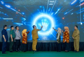 Peringatan Hari Kesehatan Nasional, Wabup Gresik Launching 8 Puskesmas Rawat Inap