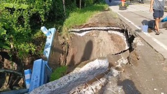 Tembok Penahan Tanah di Jalan Sukorame-Slaji Lamongan Longsor
