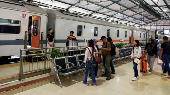 KAI Daop 7 Madiun Pastikan Tiket KA Masa Nataru Masih Tersedia, Simak Rinciannya