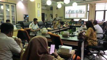 Lurah–Camat Tanjungsari Surabaya Mangkir dari Panggilan DPRD Bahas Pasar Buah