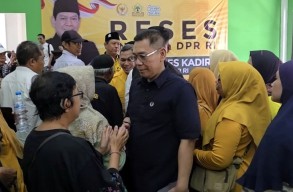 Adies Kadir Pastikan 15 Ribu Penerima PIP 2025 di Jatim Cair Tepat Sasaran