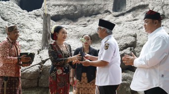 Doa Tutup Tahun 2025 Lintas Umat di Kediri, Gus Qowim: Perbedaan adalah Pelangi Indah