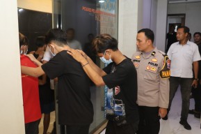 Polres Pelabuhan Tanjung Perak Amankan Kelompok Remaja Bersajam