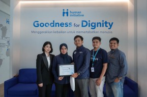 Lelang Jersey Pemain, Persik Kediri dan Athletes For Good Sumbang Korban Bencana