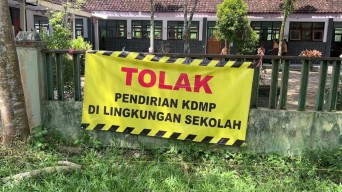 Spanduk Penolakan Pendirian KDMP Muncul di Trenggalek, Ini Tanggapan Pemkab