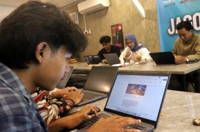 Gandeng RLD, GMNI Surabaya Bekali Kader Ilmu Jurnalistik hingga SEO Web