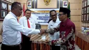 Kejari Trenggalek Serahkan Penetapan Perwalian Dua Anak ke Yayasan Ini