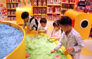 Surga Baru Hobi & Edukasi di BG Junction, Planet Toys Sediakan Wahana Gratis