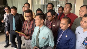 Rekan Seprofesi Diperiksa Polisi, Puluhan Advokat di Jember Beri Pendampingan