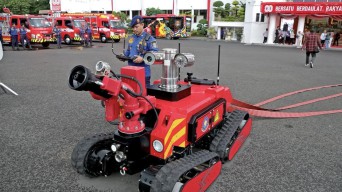 Surabaya Luncurkan Robot Pemadam Kebakaran Khusus Medan Berbahaya