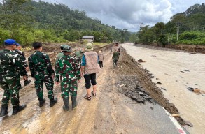 Tembus 52 Titik Longsor, ITS dan TNI Bawa Starlink ke Desa Terisolir di Aceh