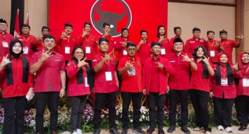 Armuji Ditunjuk Ketua DPC PDIP Surabaya Periode 2025-2030