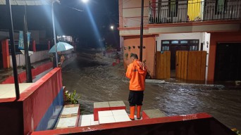 Hujan Lebat Picu Banjir dan Longsor di Jember, Ratusan Rumah Terdampak