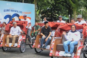 200 Warga Trenggalek Terima Bantuan Becak Listrik dari Presiden Prabowo