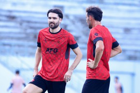Eks Pemain Arsenal Resmi Dikontrak Persik Kediri