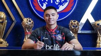 Arema FC Tambah Penjaga Gawang, Gianluca Pandeynuwu Dipinjam dari Persis Solo