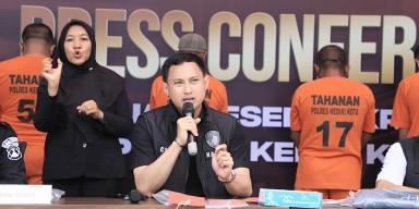 Pasangan Suami Istri Siri Kompak Curi Motor di Kediri, Polisi Amankan 4 Unit Barang Bukti