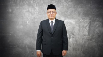 Lebih 30 Buku Setahun, Prof Yusak Unusa Raih Author of the Year