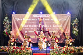 Mahasiswa UBhi Tulungagung Pentaskan Reog Kendang Dalam Ujian Akhir Semester