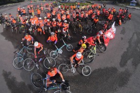 Ratusan Pesepeda Surabaya Gelar Ride for Aceh Sumatera, Galang Dana Rp50 Juta untuk Korban Bencana