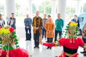 Khofifah Bahas Realisasi SRRL Surabaya - Sidoarjo dengan Jerman