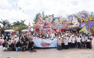 Senyum Anak Yatim Surabaya Pecah di Jatim Park 1 Bareng BSI Maslahat