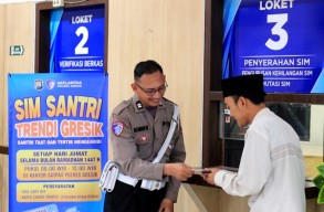 Selama Ramadan Satlantas Polres Gresik Hadirkan SIM Santri Trendi