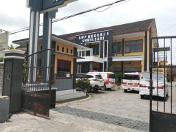 Siswa dan Guru SMPN 1 Umbulsari Jember Mual dan Diare Usai Santap Ayam Bakar MBG