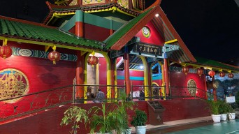 Tarawih di Masjid Cheng Ho Surabaya, Merajut Kekhusyukan dalam Akulturasi Budaya