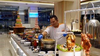 The Journey of 7 Iftar, Sensasi Bukber Keliling Dunia di Surabaya Barat