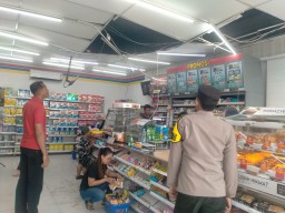 Minimarket di Tulungagung Dibobol Maling, Diduga Masuk Lewat Atap Plafon