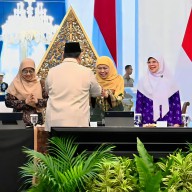 Khofifah Penuhi Panggilan Presiden Prabowo, Diiringi Pimpinan Ormas
