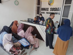 Gagal Cek Rekening, Ratusan Penerima BPNT Datangi Dinsos Tulungagung